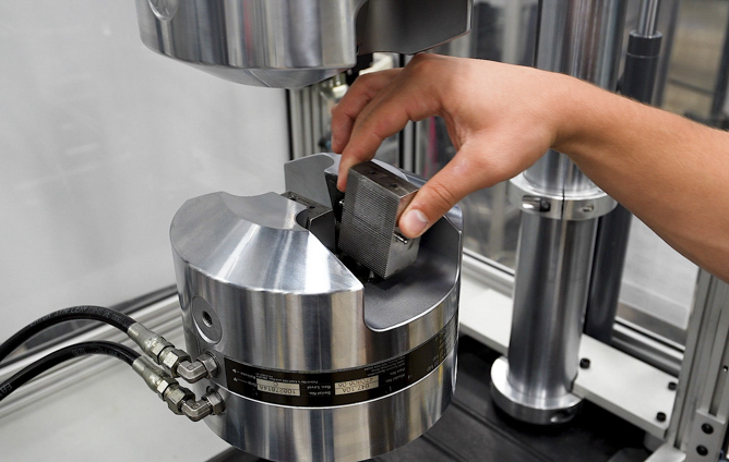 mts-647-液压楔块